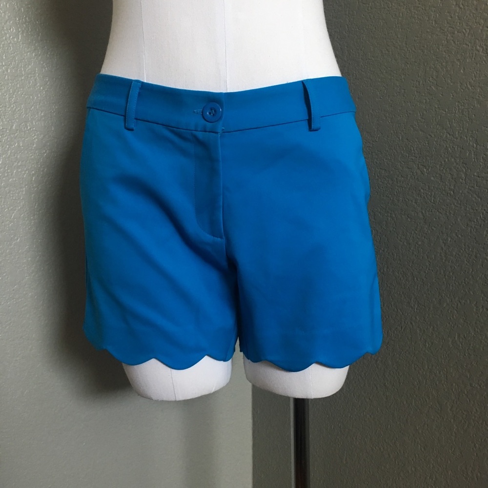 Scalloped trim shorts